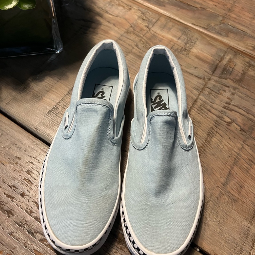 Vans - Picture 3 of 5